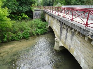 Mery-sur-Seine naar Troyes kanaal loopt over brug 3