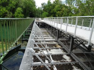 Mery-sur-Seine naar Troyes kanaal loopt over brug 2