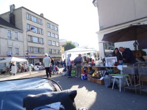 Mery-sur-Seine naar Troyes, troyes  rommelmarkt 1