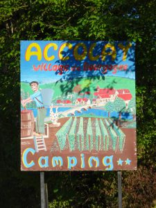 Chablis naar Accolay  bord camping