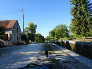 Accolay naar Châtel Censoir kanaal sluis 2