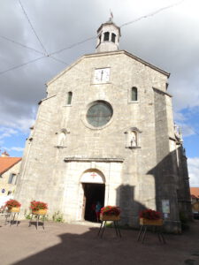 frankrijk kerk flavigny buitenkant