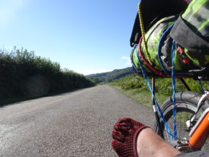 onderweg, rolstoel voet Brassy naar Planchez