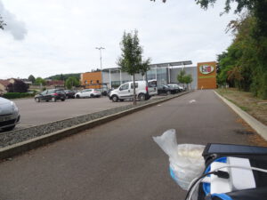 supermarkt luzy. larochemillau naar Issy l’Éveque