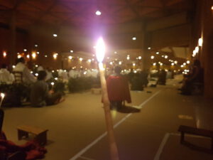 taize kerk met kaars, lichtviering